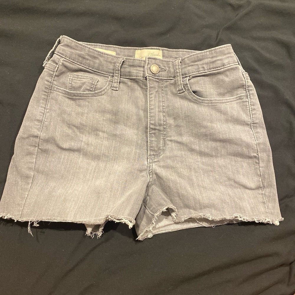 Gray universal thread shorts